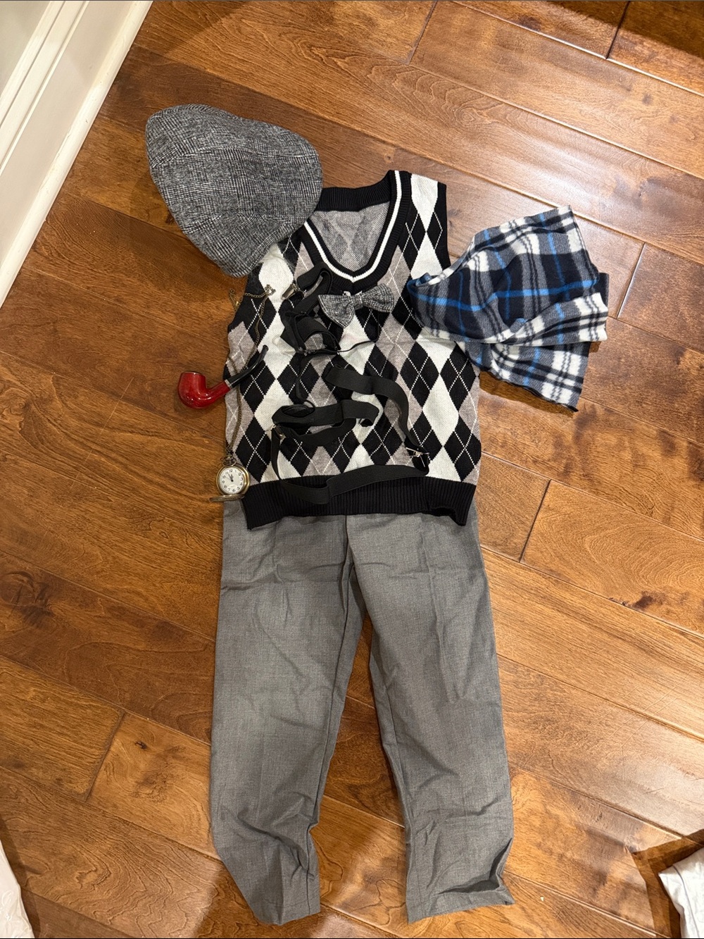 Classic Detective Kids Costume - Gray & Black Argyle Vest
